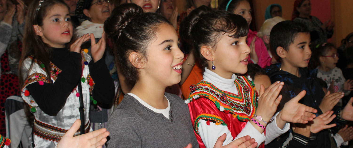 Algeria - Children singing